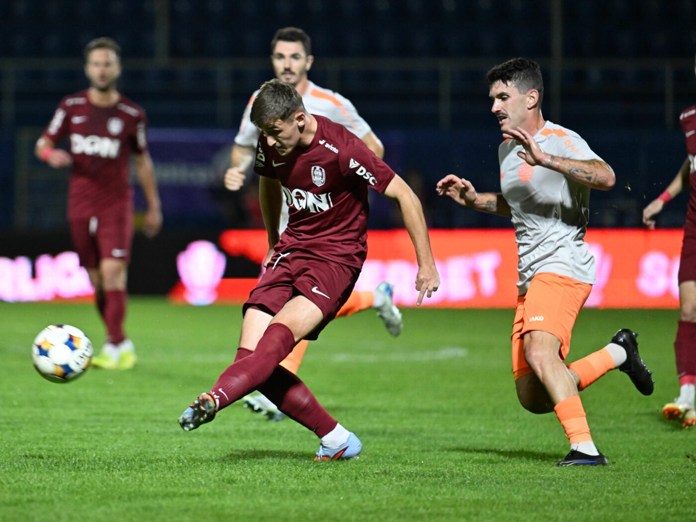 Transferul plănuit de Gigi Becali la FCSB! Impresarul fotbalistului a răspuns după revenirea lui Reghecampf