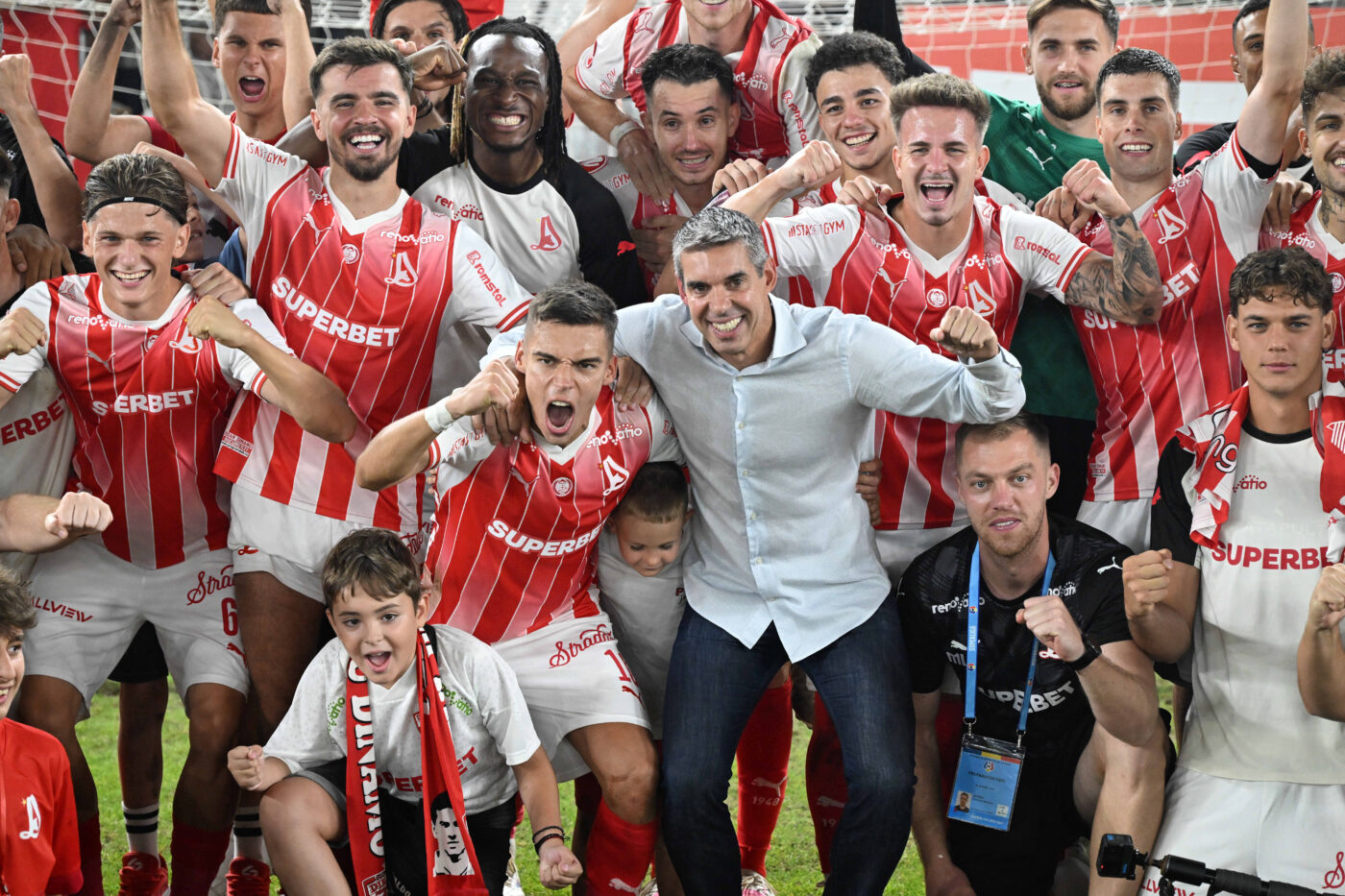 „Cine mai oprește Dinamo?”. Fostul patron din Liga 1 e impresionat de forța „câinilor” în lupta la titlu