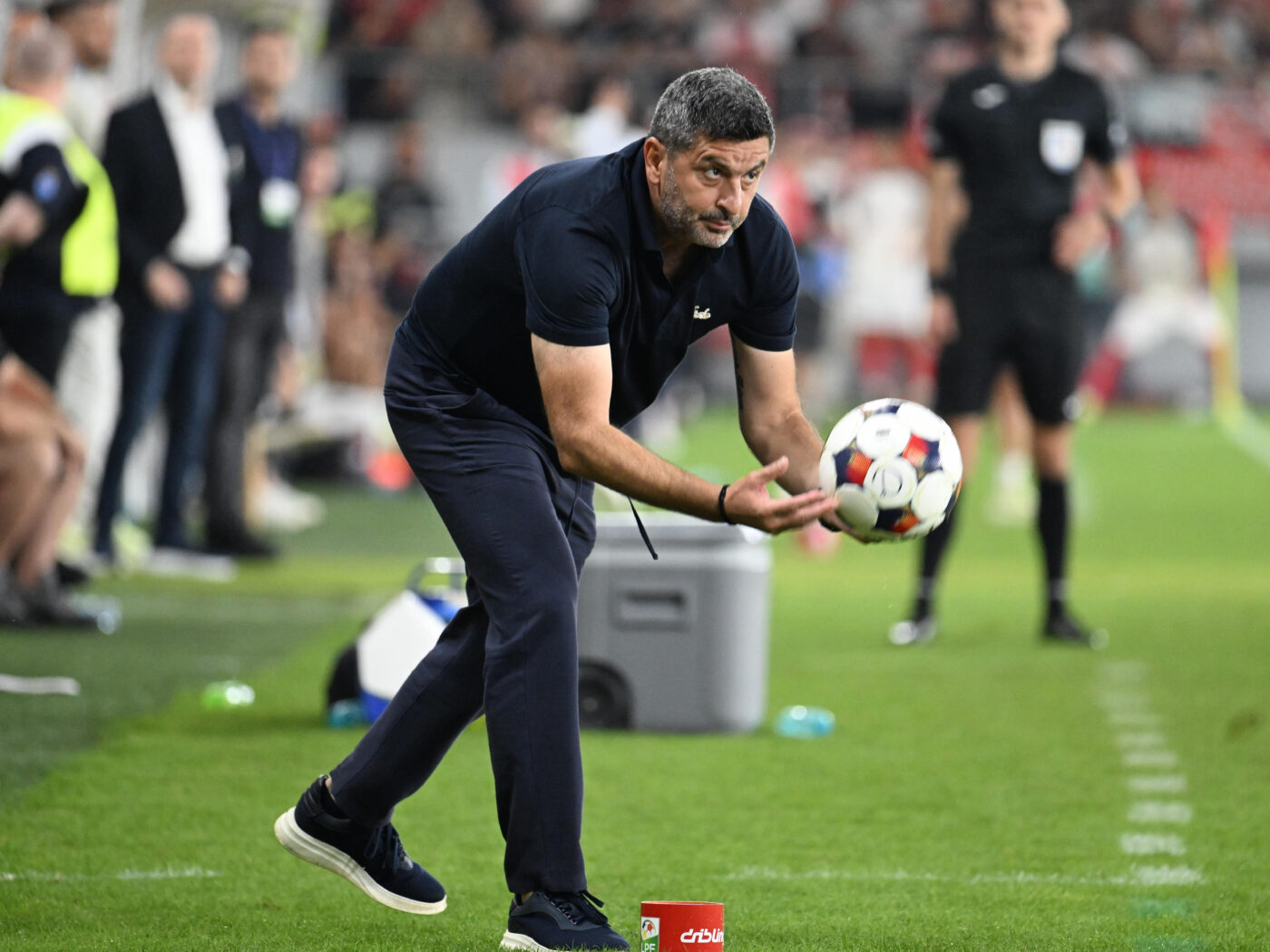 BREAKING NEWS Marius Baciu n-a mai rezistat: „PLEC de la FCSB!”. Reacția incredibilă a jucătorilor și gestul lui Gigi Becali care „i-a pus capac” antrenorului. EXCLUSIV