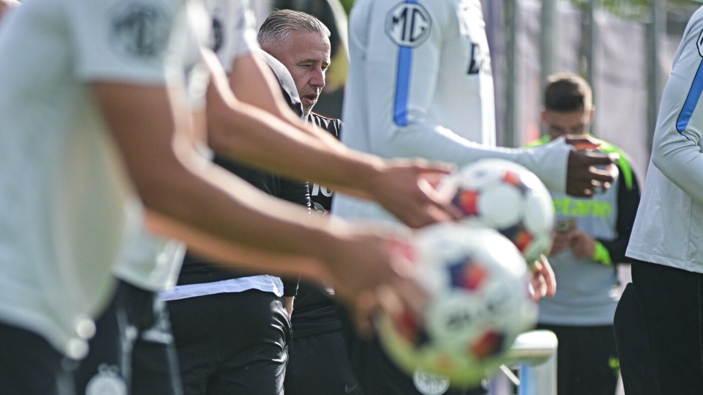Nici n-a apucat primul meci de la revenirea la FCSB, că Laurențiu Reghecampf deja e pus sub presiune: „După câteva etape…”
