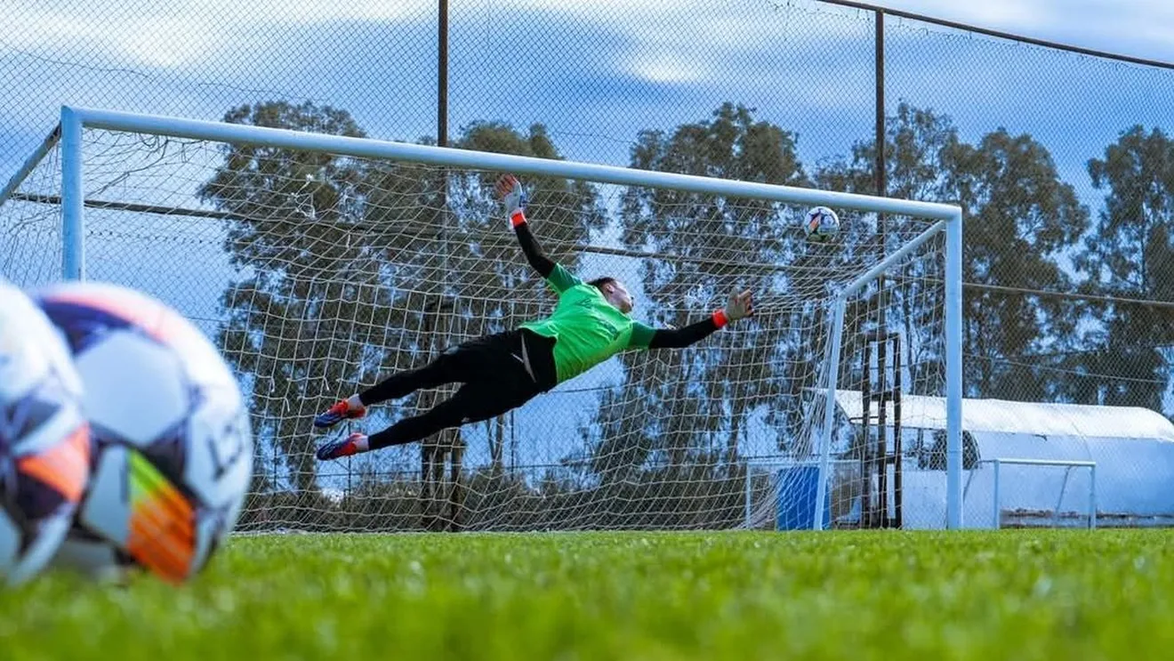 Penalty-ul care a uimit lumea: mingea a stat doar 0,2 secunde în poartă și apoi a ieșit!