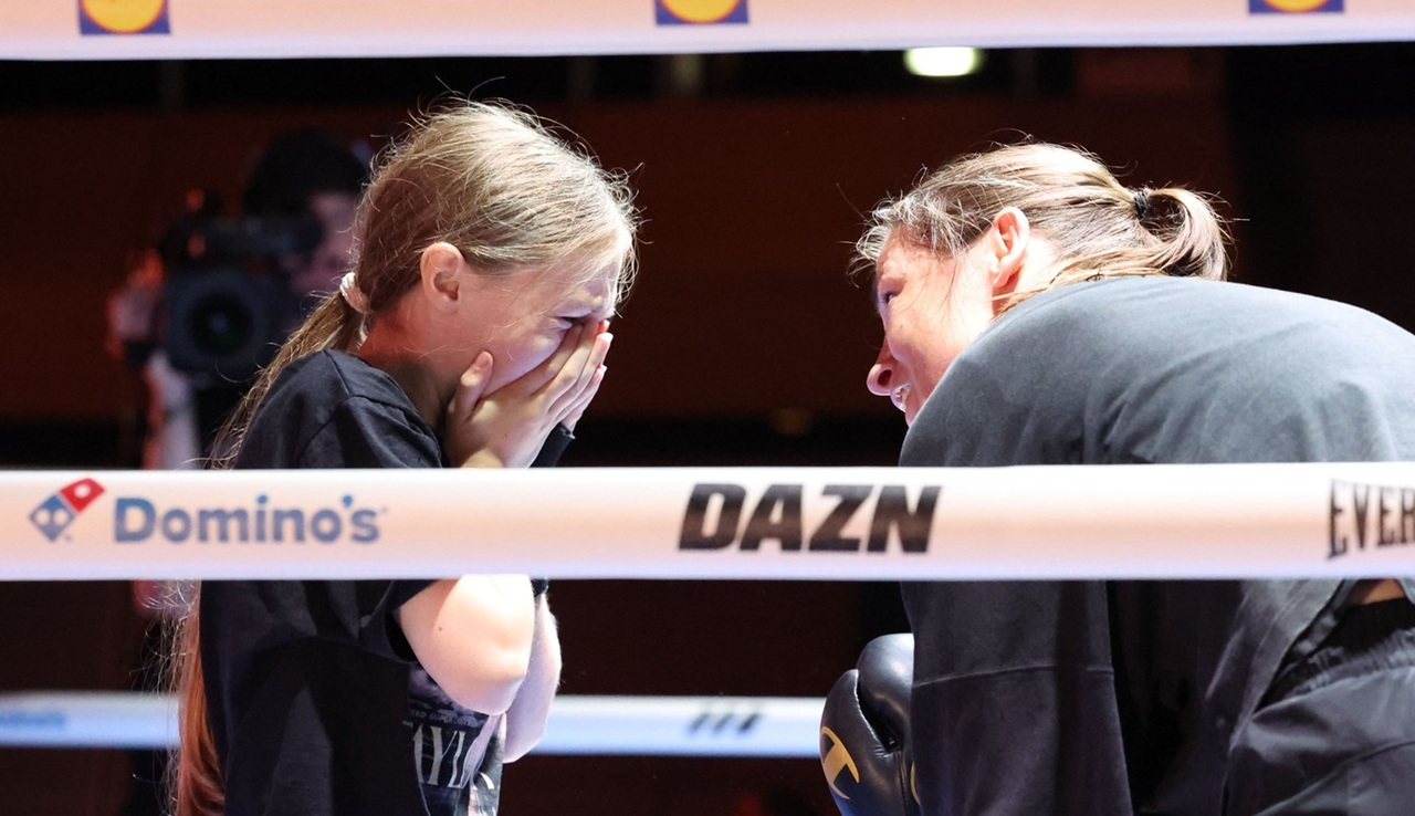 Povestea fabuloasă a campioanei mondiale care a ajuns să câștige mai mult decât 99% dintre pugiliștii bărbați! Ce a fost nevoită să facă în copilărie