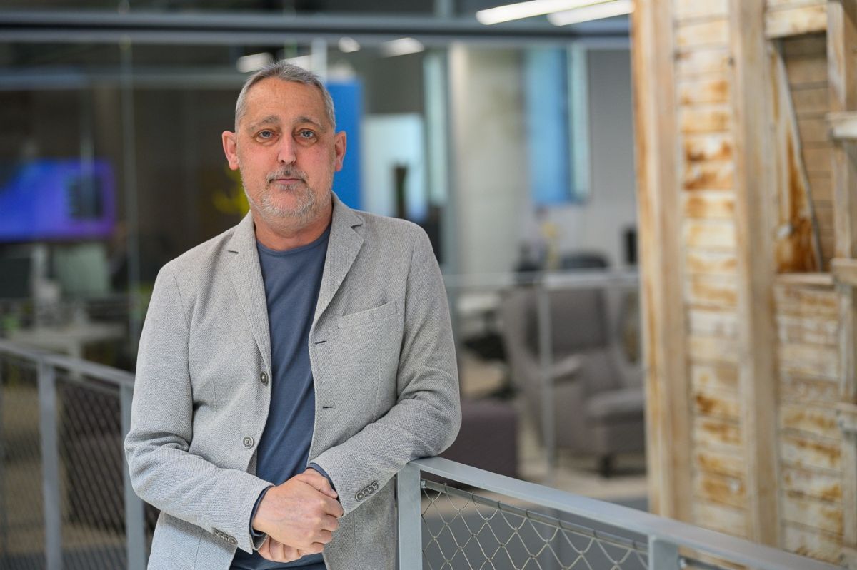 „Adevărul este că medicii nu au o explicație pentru cazul meu”. Povestea bărbatului care a făcut deja 136 de ședințe de chimioterapie