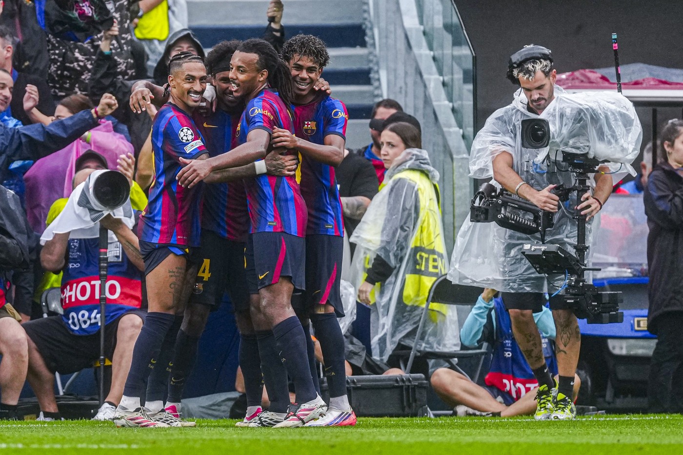 LIVE FC Barcelona – Feyenoord și Stuttgart – Viking se joacă acum, în prima etapă a Ligii Campionilor. Gol fabulos marcat de Adeyemi! Liverpool – Atletico, Napoli – Arsenal și PSG – Slovan sunt programate de la ora 22:00