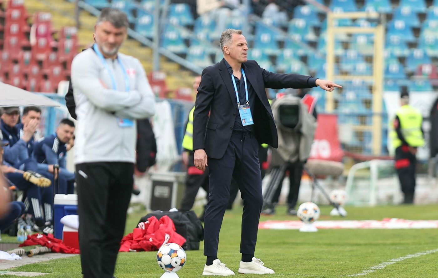 Antrenorul din Superliga, dat afară din cauza „presiunii orașului și suporterilor”: „Am cerut explicații”