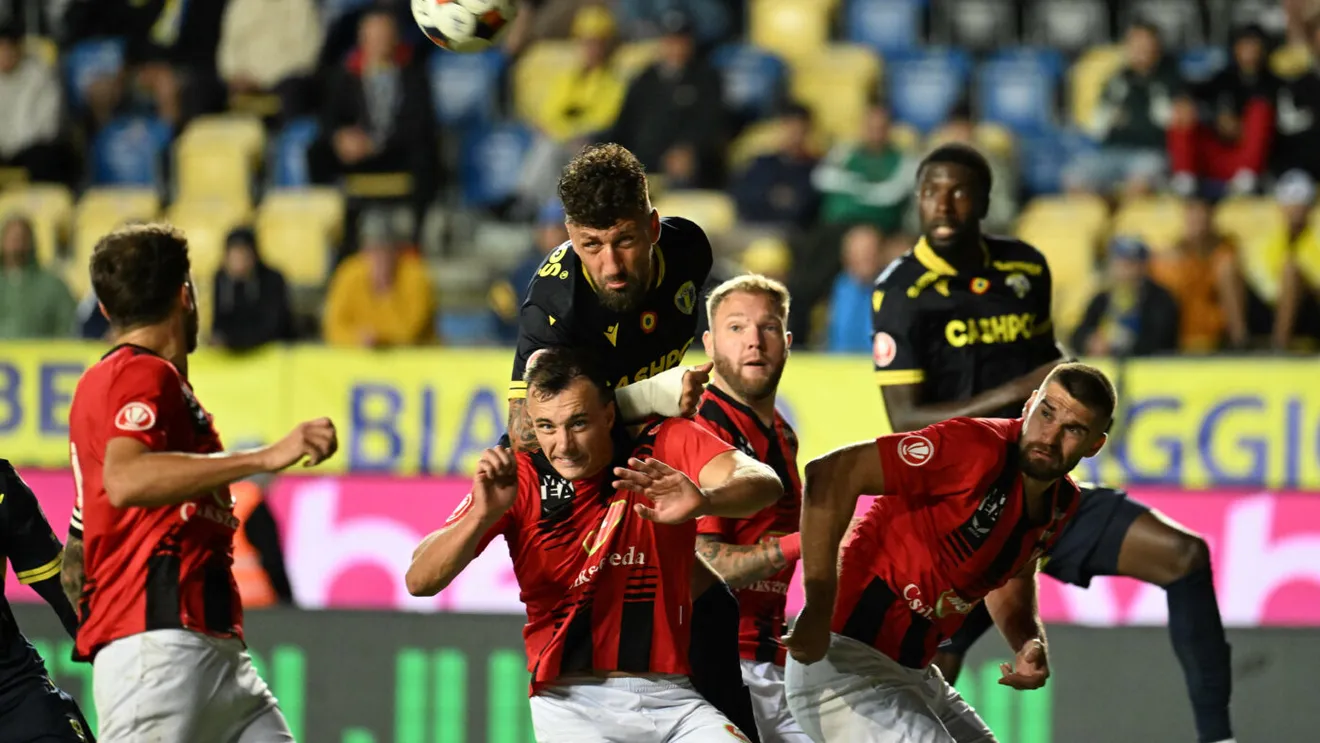 DAT AFARĂ de la clubul din Superliga! A mai plecat un antrenor după primele 10 etape