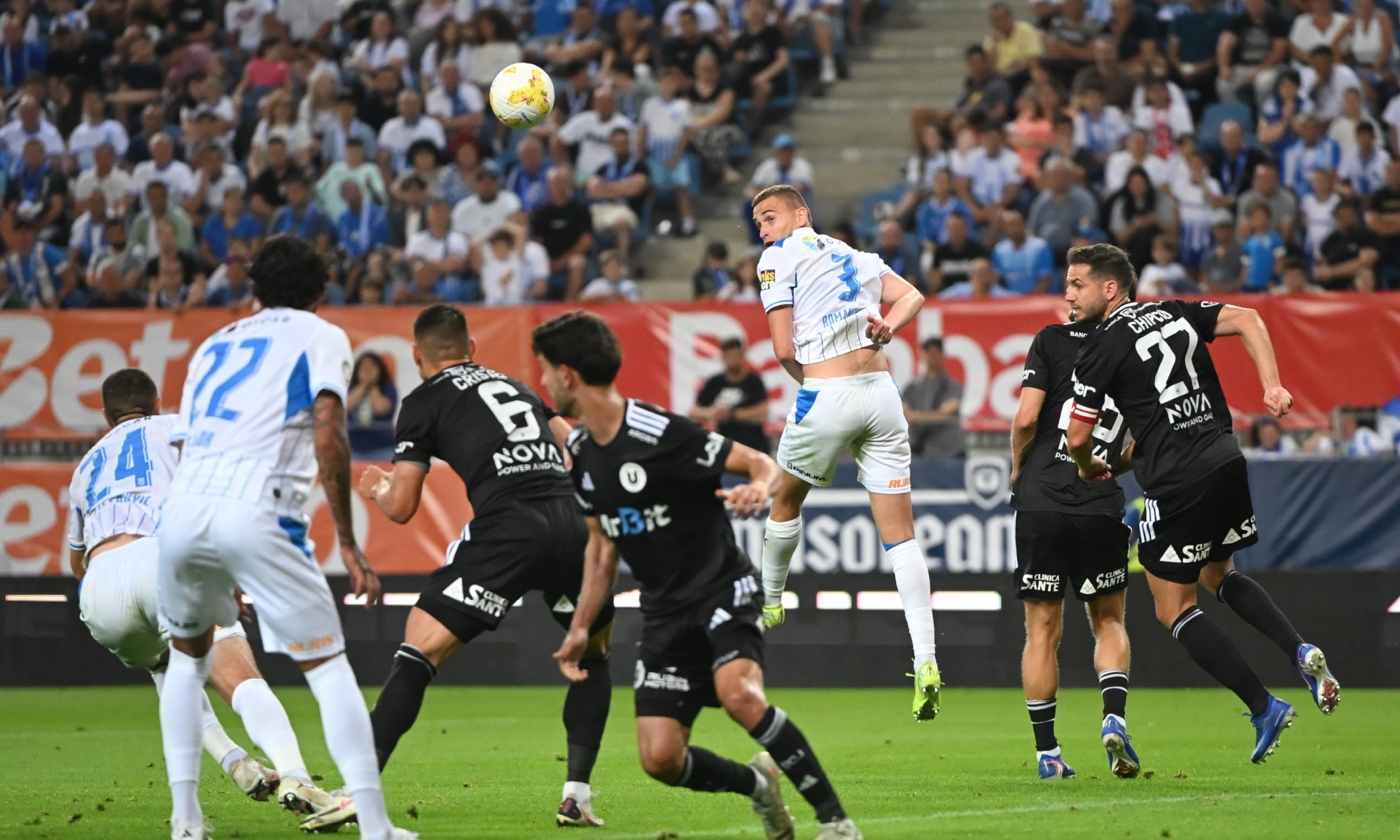 Universitatea Craiova și U Cluj joacă luni, de la 20:30, în etapa a 8-a din Superliga
