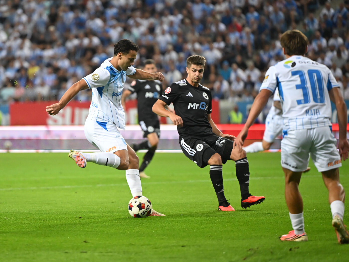 LIVE Universitatea Craiova – U Cluj, în etapa 8 din Superliga. Oltenii înscriu pe bandă rulantă!