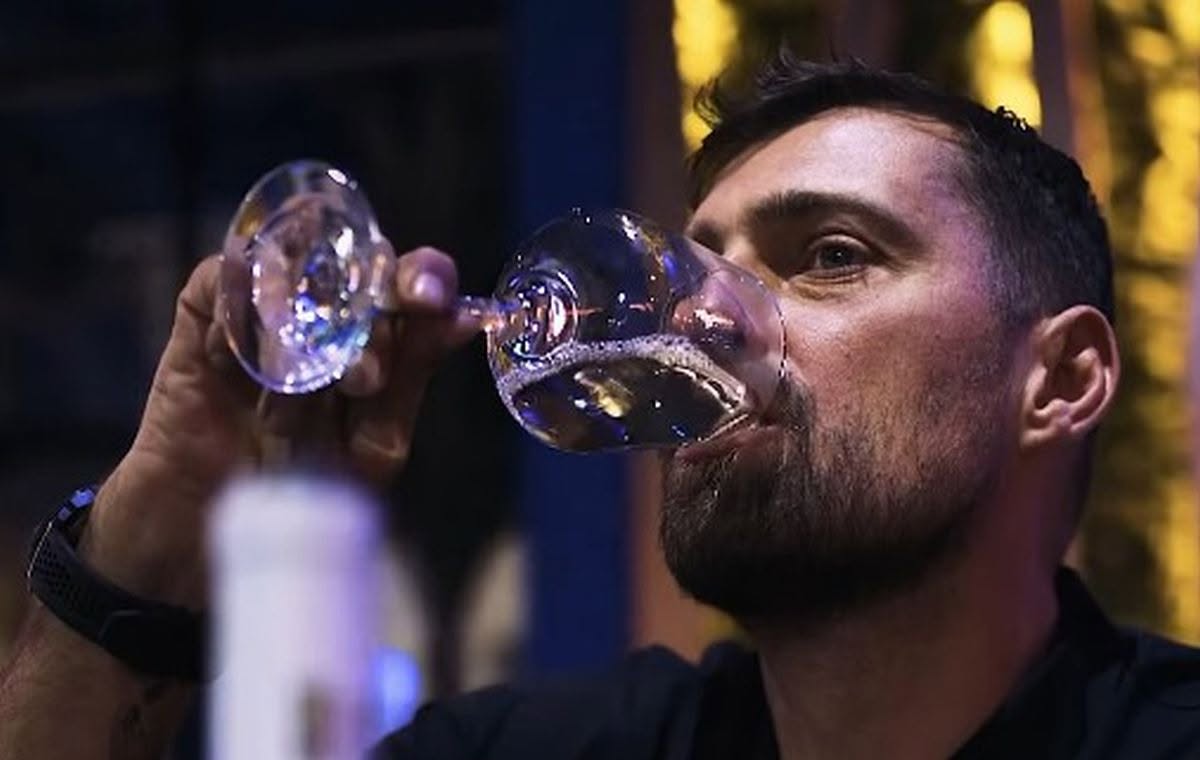 EXTRA Gabi Tamaș, pus pe butuci la băutură de colegii din Rusia: „Amestecau vodcă, vin, coniac, whisky, draci. Ne-am făcut pilaf”
