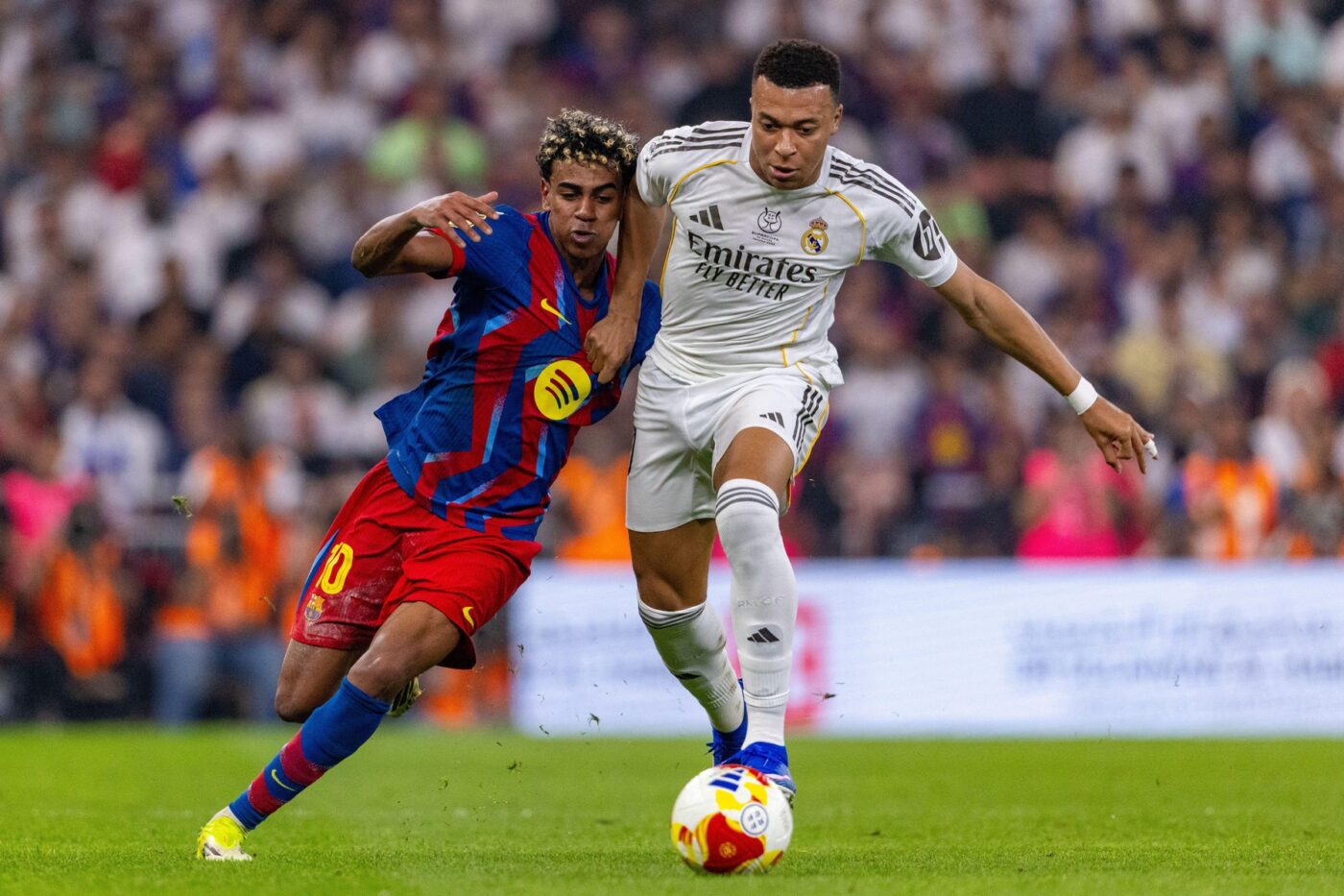 VIDEO Barcelona – Real Madrid, meciul de un miliard de emoții! Lamine Yamal și Kylian Mbappe joacă și pentru Balonul de Aur: cifrele sunt uluitoare