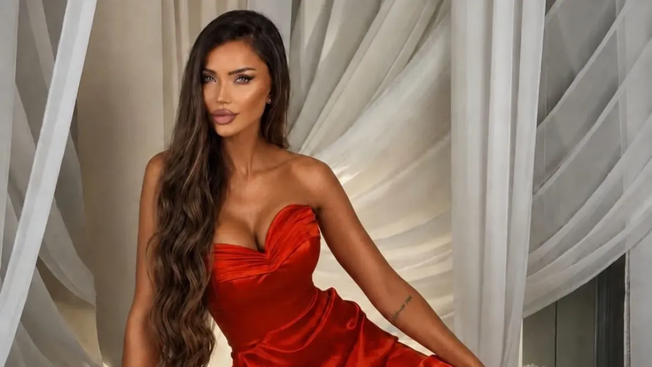 „Zeiță”. Bianca Drăgușanu, fosta iubită a „Prințului” Adrian Cristea, apariție răvășitoare