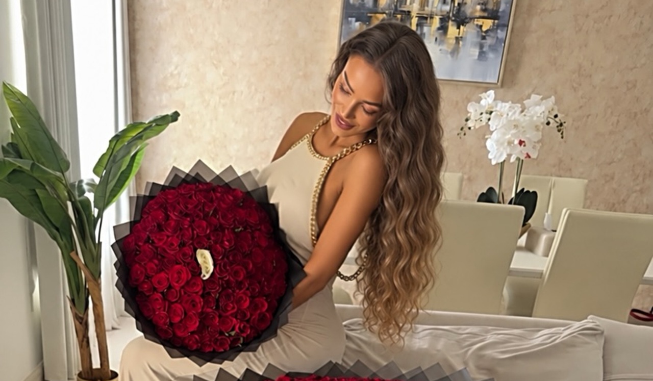 1.100 de trandafiri pentru fosta iubită a lui Adrian Cristea! Bianca Drăgușanu a surprins pe toată lumea cu reacția ei