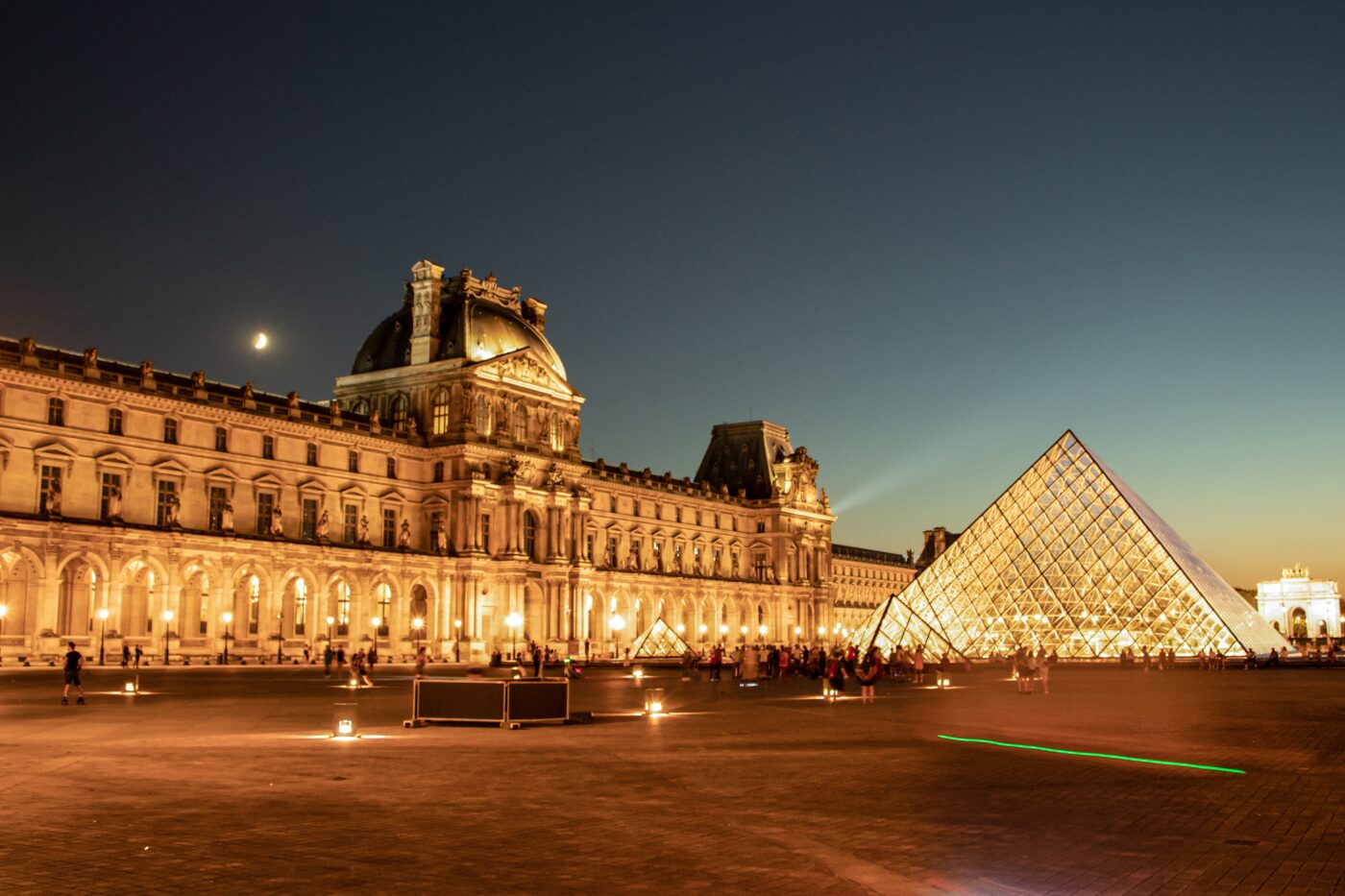 (P) Care este cea mai bună perioadă în care să alegi un circuit în Paris? Ce trebuie să știi înainte de vacanță