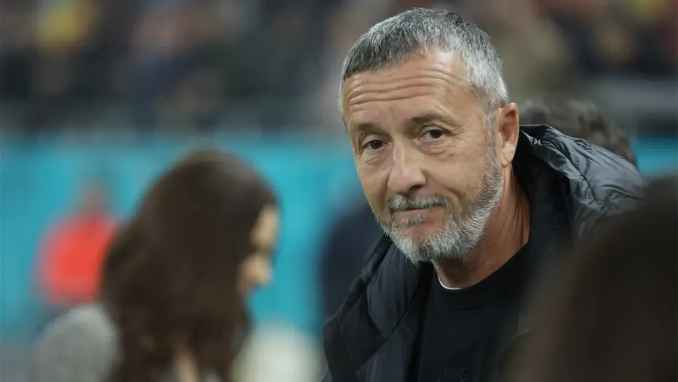 Suma e uriașă! Câți bani a găsit un tânăr în geaca aruncată de Mihai Stoica: „Să fie primiți!”
