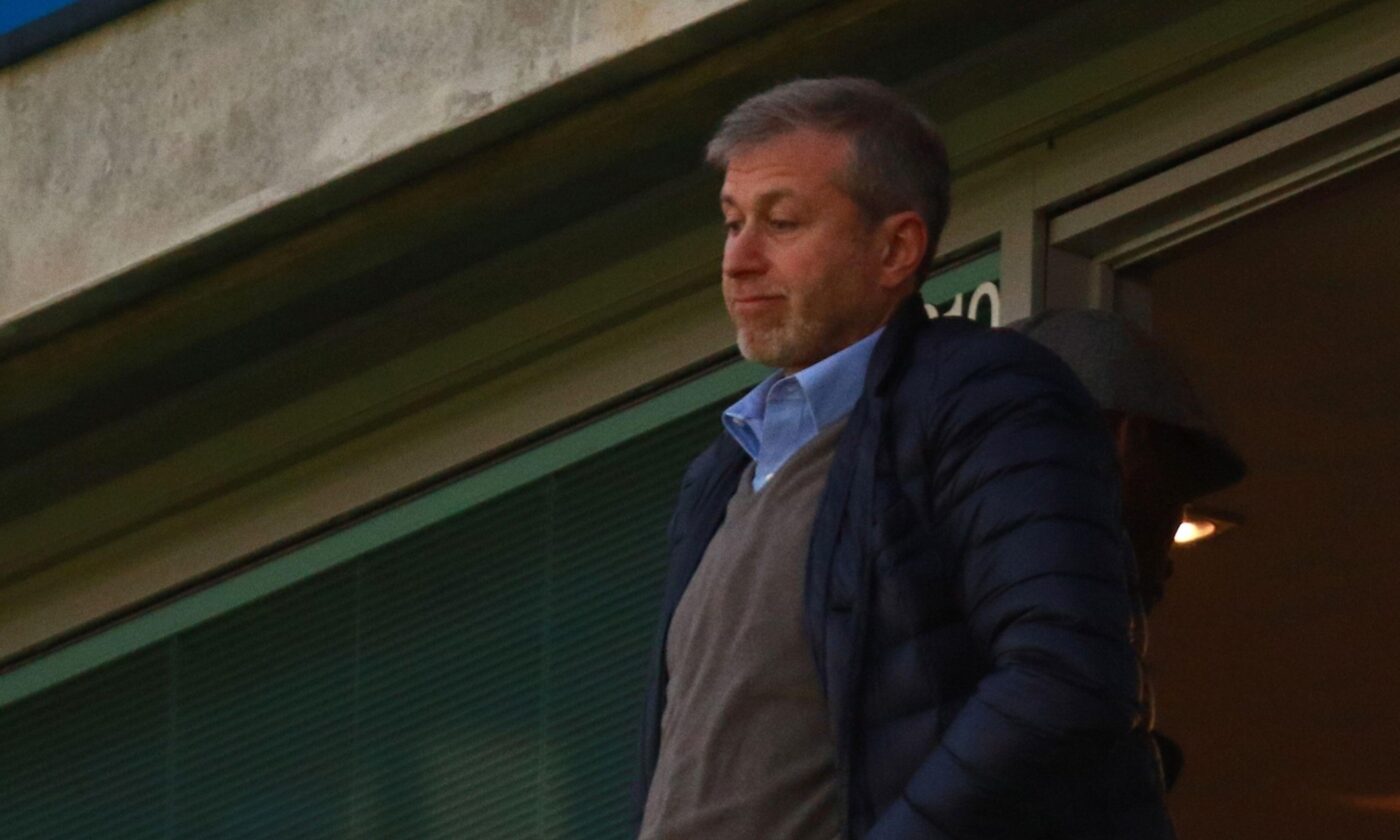Ce se întâmplă cu cele 2,6 miliarde de lire sterline din averea lui Roman Abramovici blocate de guvernul britanic