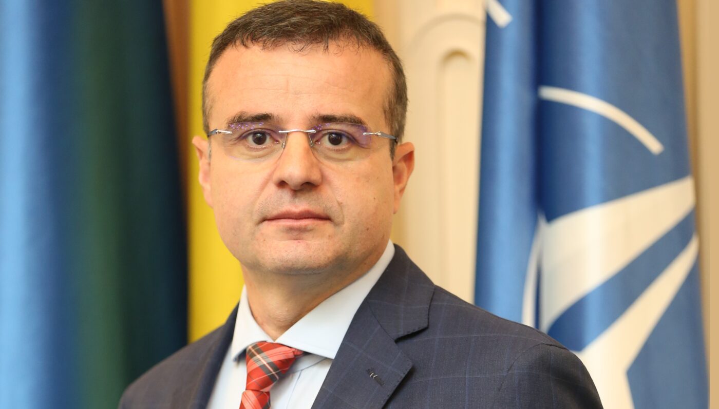 Cine este Codrin Dumitru Munteanu, Secretarul General al MApN și omul care răspunde direct de promovarea Stelei în Superliga