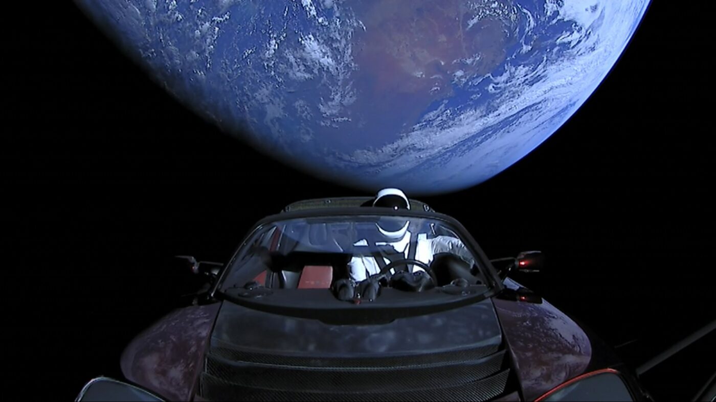 VIDEO De necrezut! Compania lui Elon Musk a prezentat mașina zburătoare: imagini impresionante