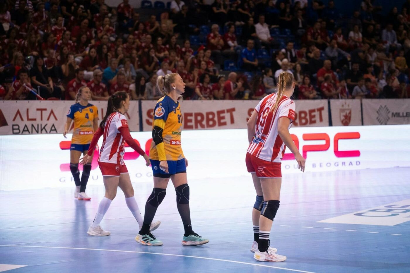 La porțile grupelor EHF European League! Corona Brașov a trecut de Steaua Roșie Belgrad. România, cu trei echipe în turul 3!