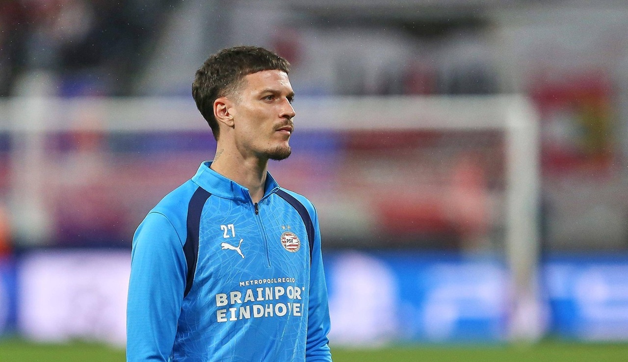 Cum a ajuns Dennis Man o umbră pe banca de rezerve de la PSV. Olandezii explică de ce Perisic și Bajraktarevic i-au luat fața