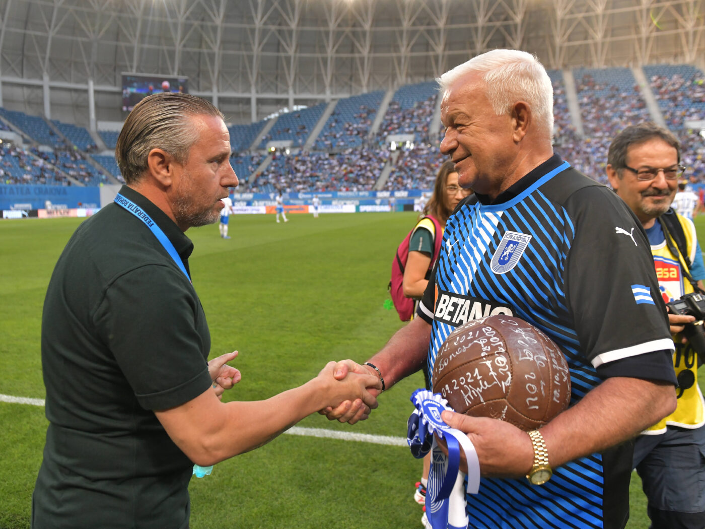 INTERVIU Dezvăluirile de senzație ale lui Alexandru Boc! Fundașul de legendă marcator cu Liverpool joacă fotbal și la 80 de ani: „Mitică Dragomir mi-a spus că nu va mai fi!”. EXCLUSIV
