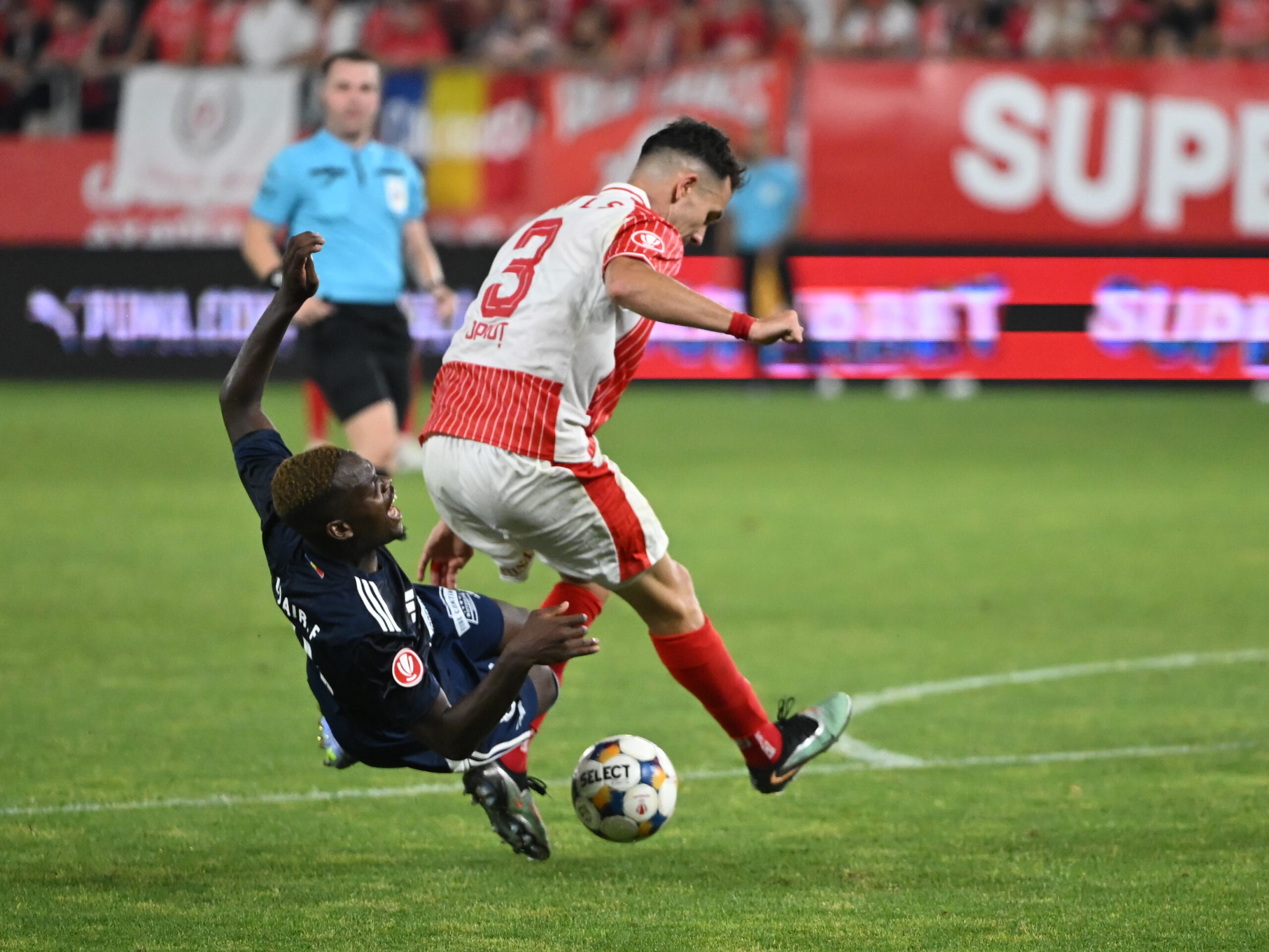 Imagine asociată subiectului: Dinamo și FC Botoșani se întâlnesc la ora 21:00 în etapa 12 din Superliga