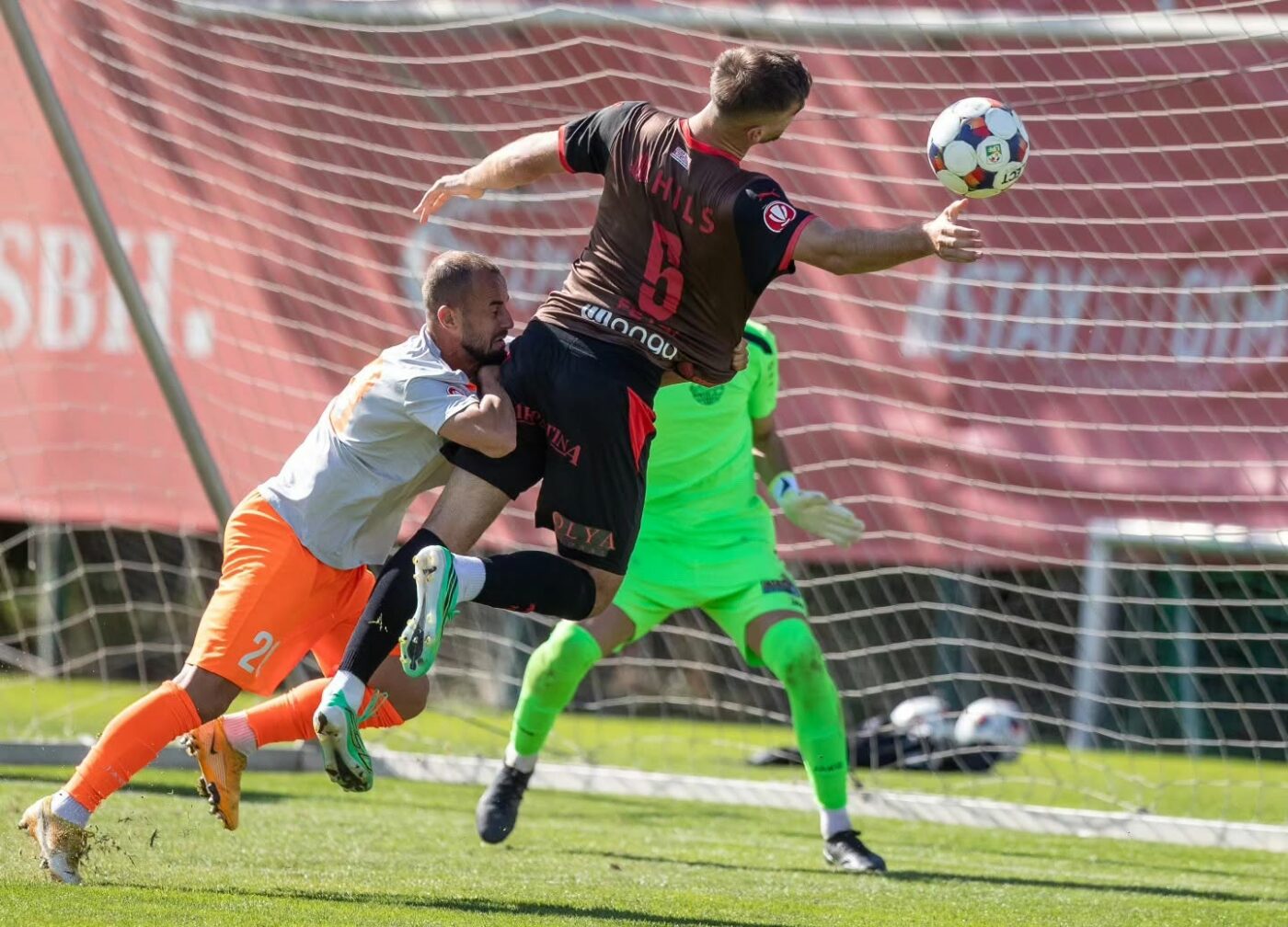 Dinamo s-a impus la scor în fața echipei lui Ianis Zicu, dar descătușarea a venit în ultimele minute. Christian Irobiso a revenit în România