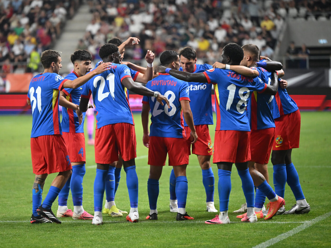 Echipele de start la FCSB – Rapid! Cum surprinde Reghecampf. Era dat ca plecat, dar e titular în derby!