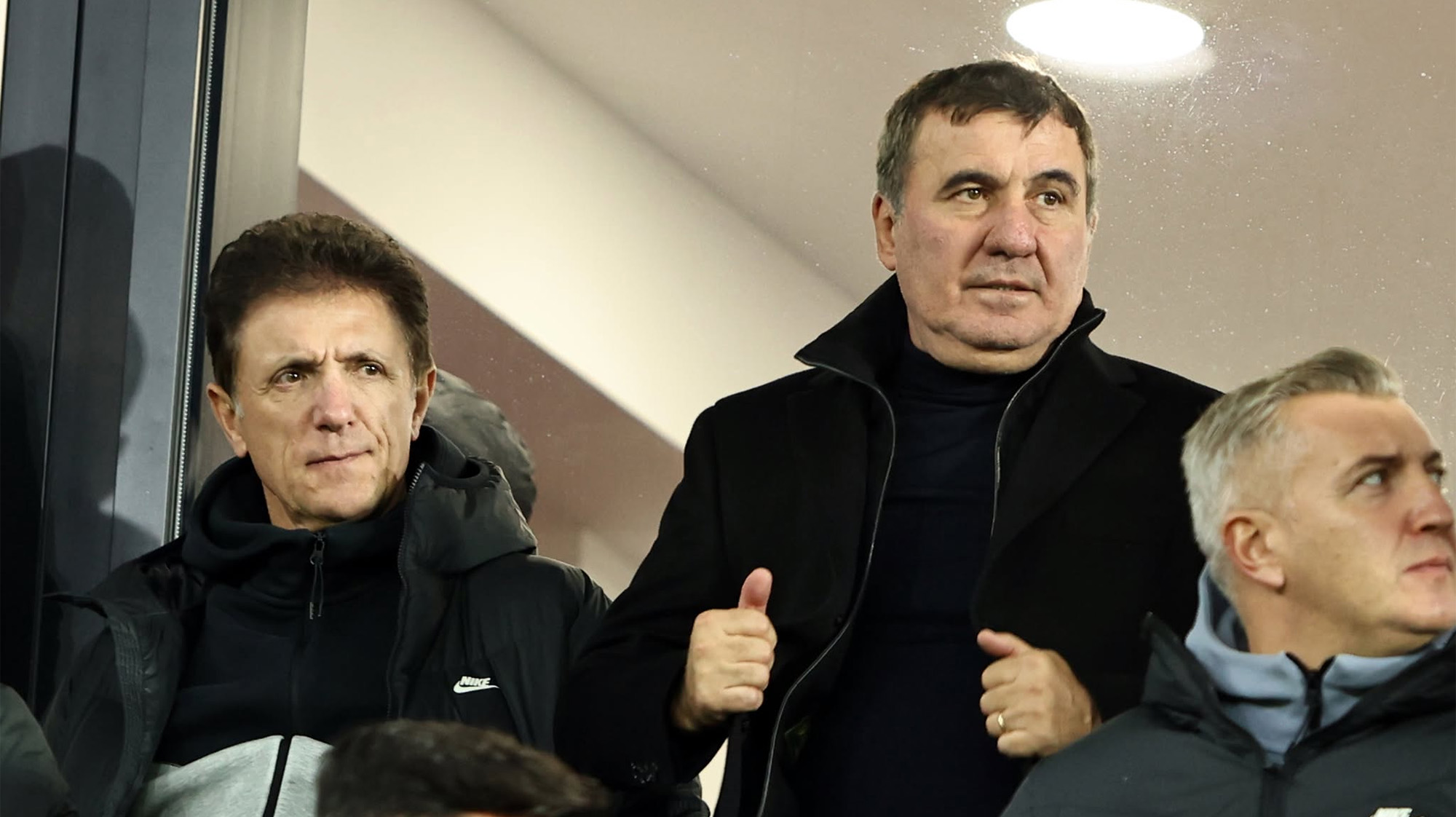 Gică Popescu, ținta injuriilor suporterilor Farului la meciul cu Petrolul