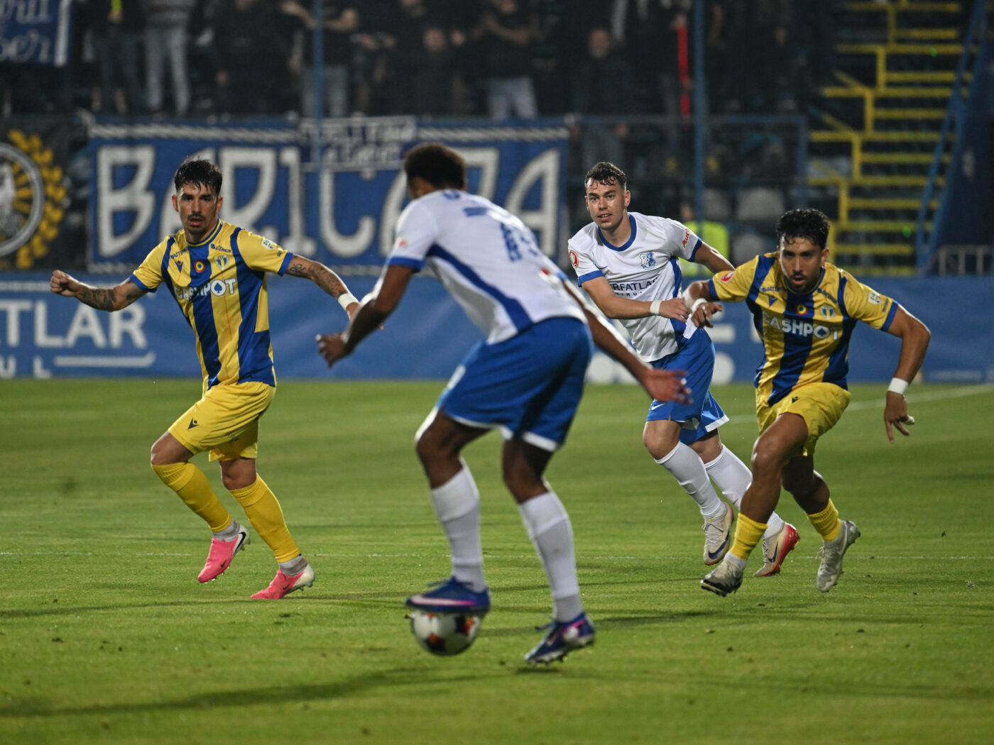 LIVE Farul – Petrolul, în etapa a 11-a din Superliga. „Lupii galbeni” reduc din diferență!