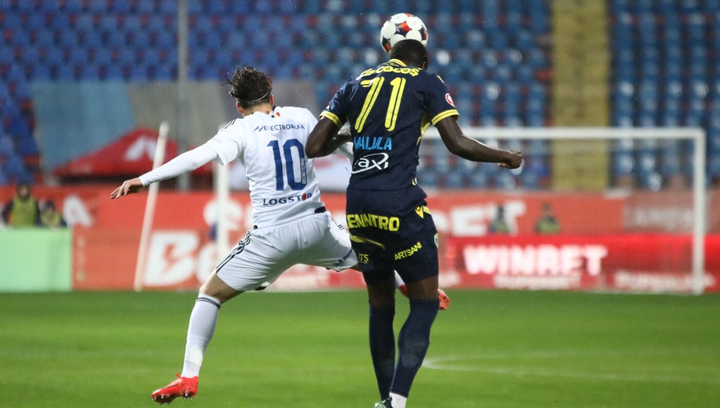 LIVE FC Botoșani – Petrolul, în etapa 13 din Superliga. Gol după gol în Moldova! Roșu direct pentru un gest nesportiv