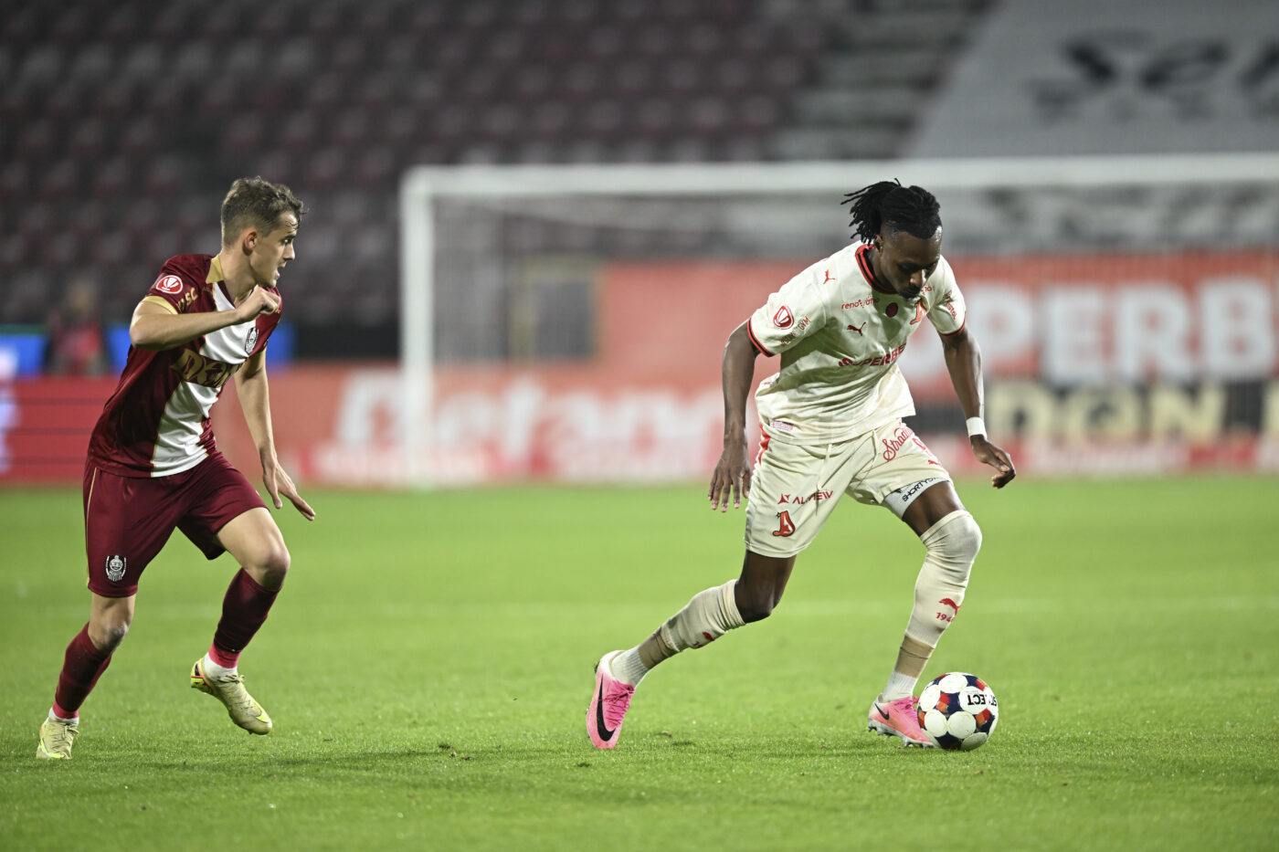 CFR Cluj – Dinamo 2-2, în etapa a 13-a din Superliga. „Câinii” revin pe tabela de marcaj, după ce au fost conduși cu 0-2, și obțin o remiză nesperată!