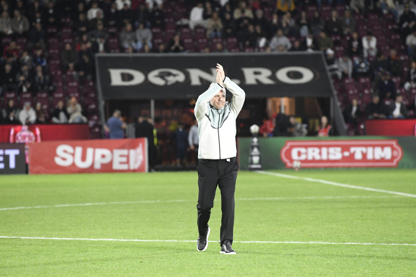 DECLARAȚII Marius Șumudică a făcut scandal după CFR – U Cluj 1-3: „Ne îmbătăm cu apă rece!”