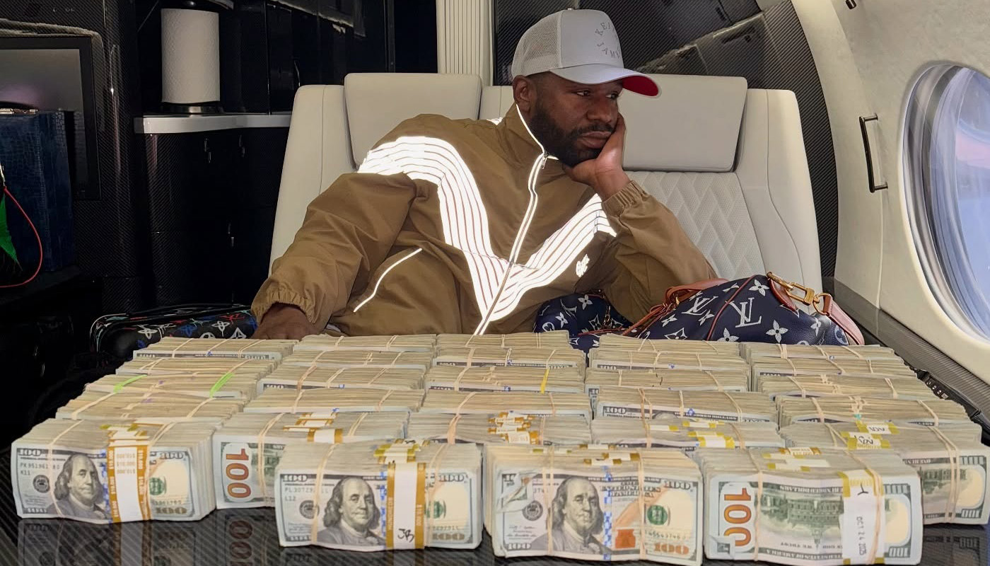 EXTRA Mayweather: „L-am considerat ca pe tata şi el mi-a furat 350.000.000 de dolari!”