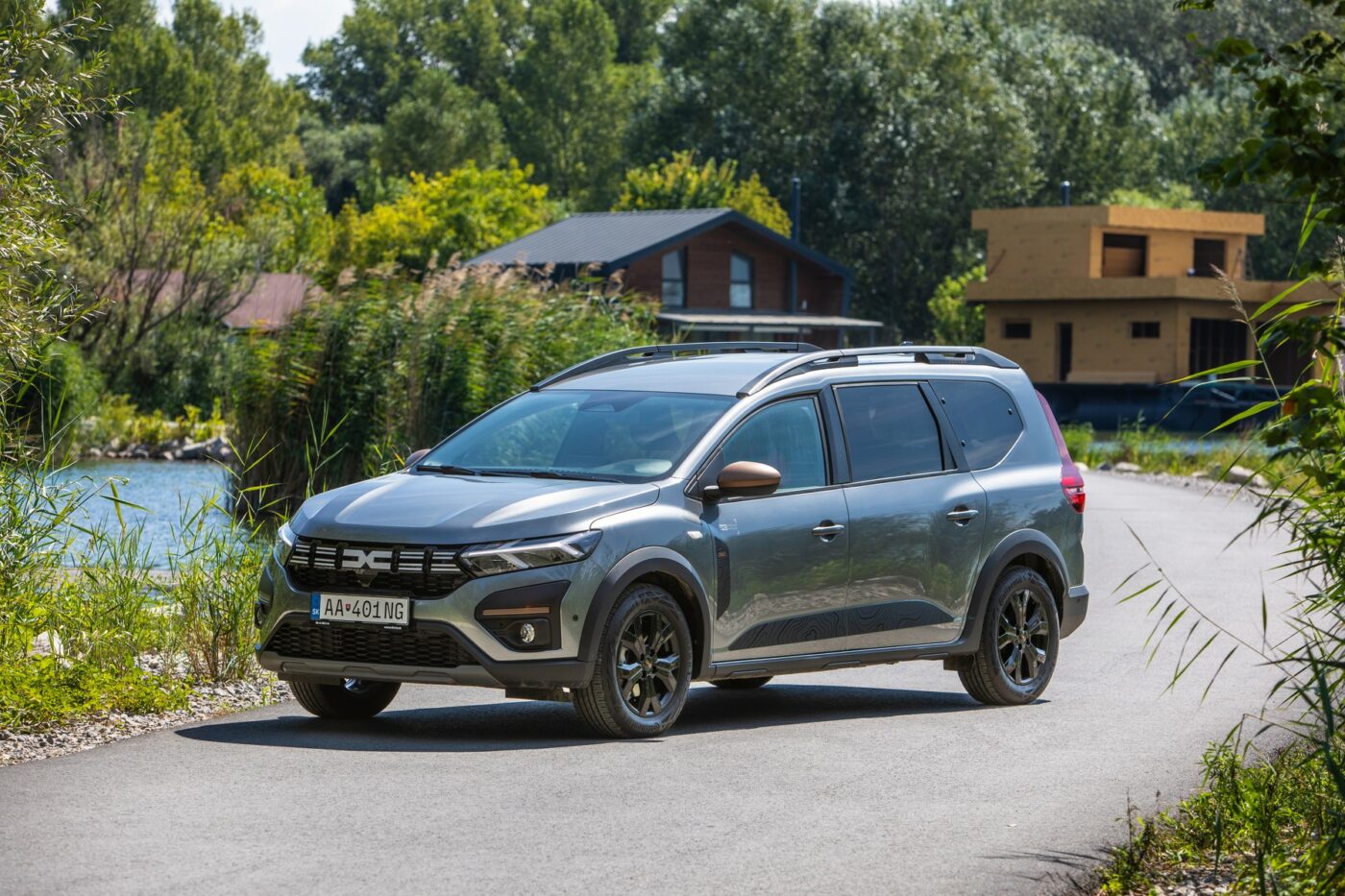 Francezii au făcut anunțul despre noua Dacia Jogger: elimină un tip de motor! Ce se întâmplă cu prețul