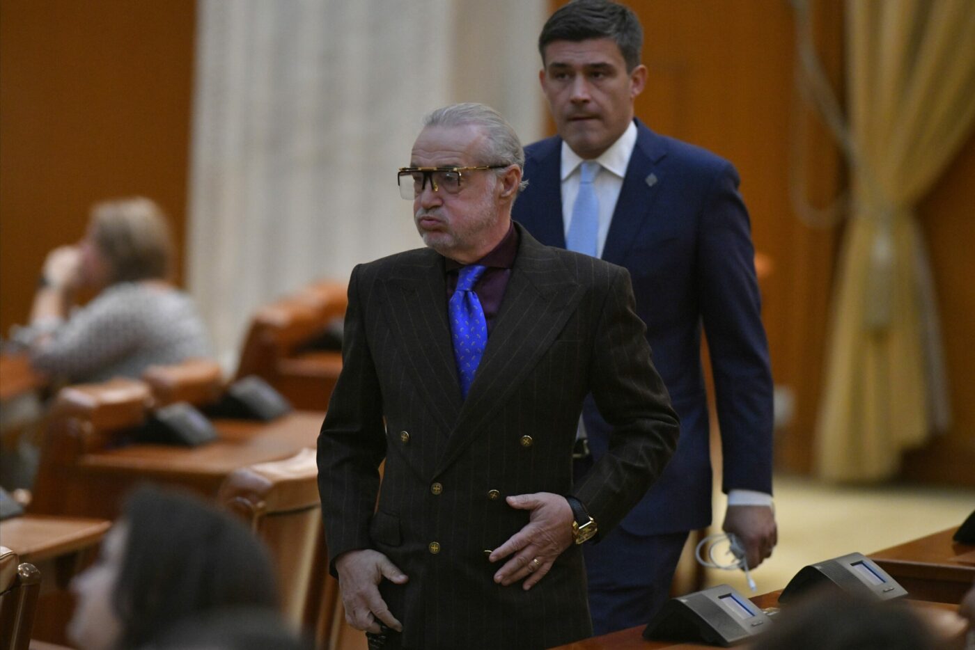 Gigi Becali a răbufnit la adresa premierului Luca Niculescu: „Dacă hotăram noi, nu aduceam pe unul din Franța, că e deștept, și noi suntem proști pe aici prin Parlamentul României”