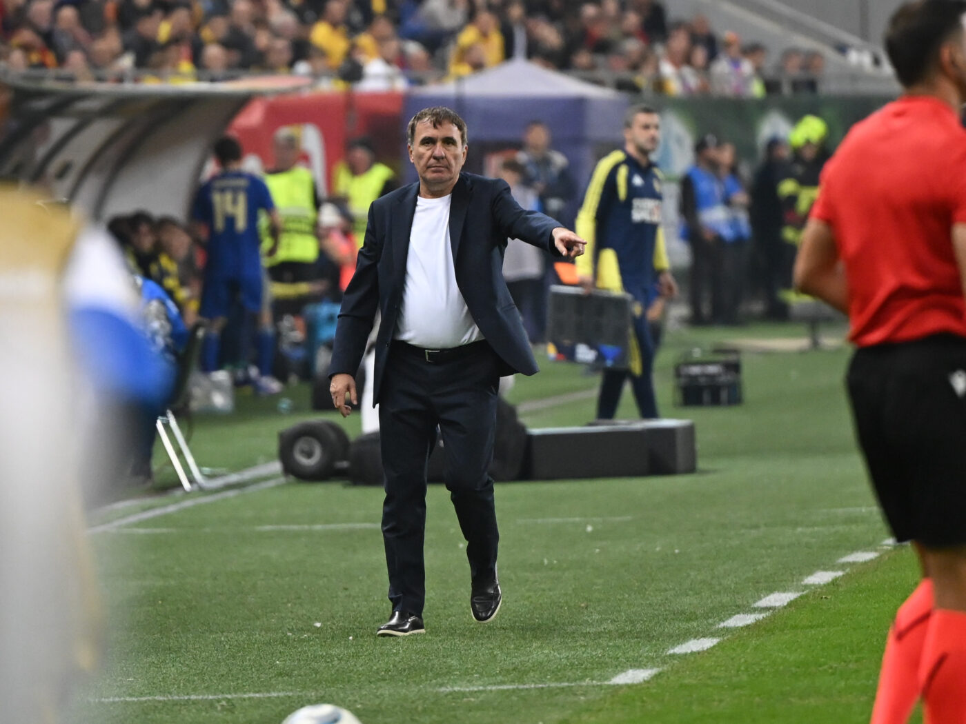 LIGA NAȚIUNILOR Gigi Becali a anunțat de ce nu își dă demisia Gică Hagi de la naționala României: „Săracul, încearcă…”