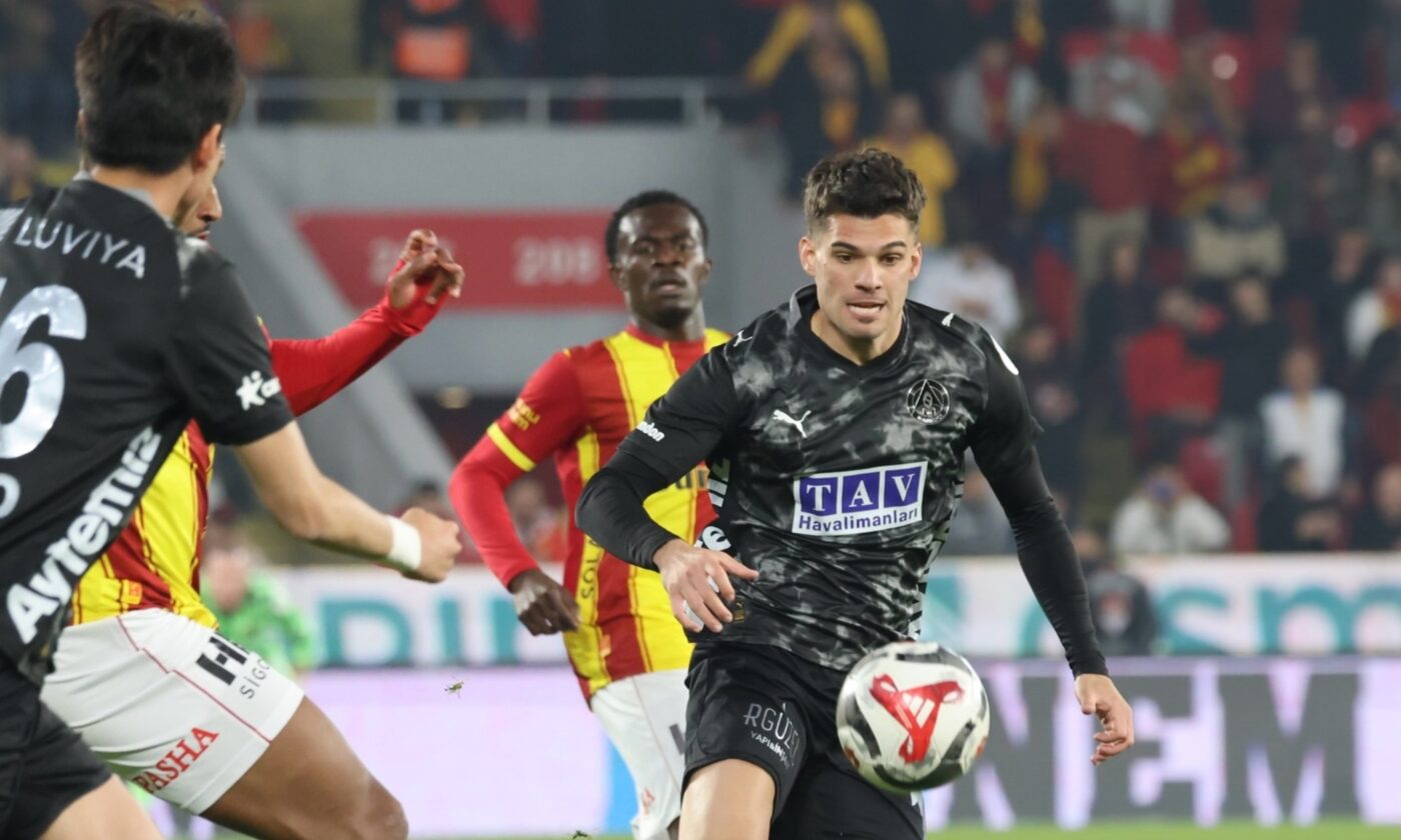 Ianis Hagi a primit o veste bună. Patronul lui Olympique Marseille a luat decizia care îl apropie pe român de transfer