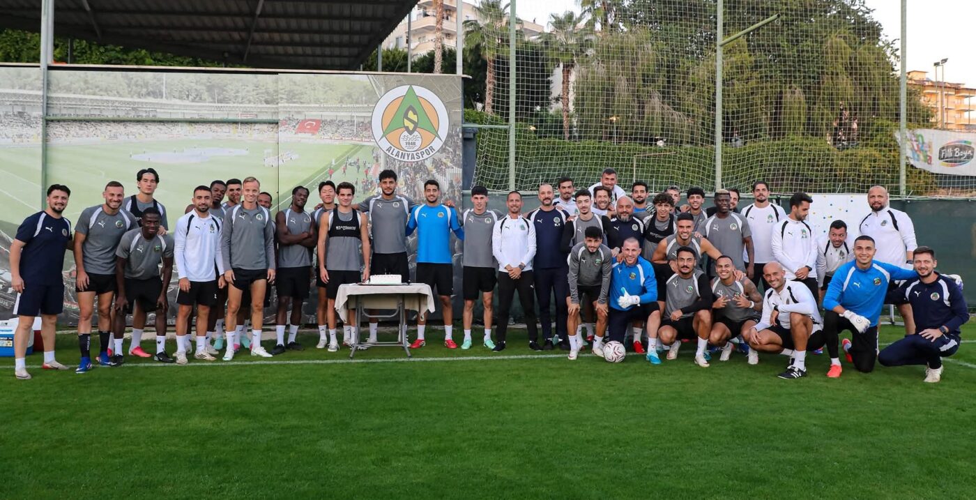 Ianis Hagi, sărbătorit de turci înaintea meciului cu Kocaelispor