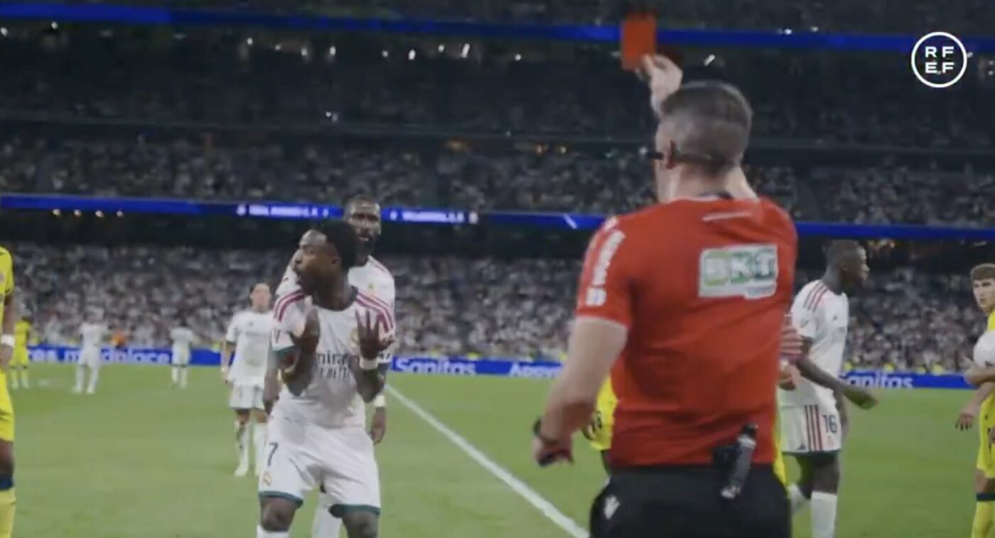 VIDEO A apărut înregistrarea VAR la eliminarea lui Vinicius! Ce au discutat arbitrii înainte să-i anuleze golul