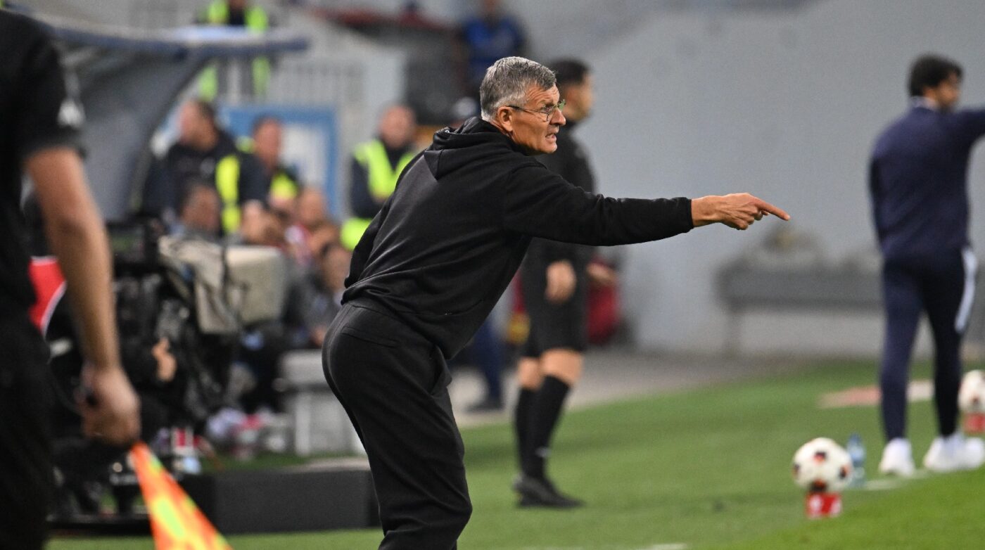 DECLARAȚII Ioan Ovidiu Sabău: „Jucătorii cu experiență au jucat cu frică!”. A dezvăluit ce le-a zis în vestiar fotbaliștilor care l-au dezamăgit