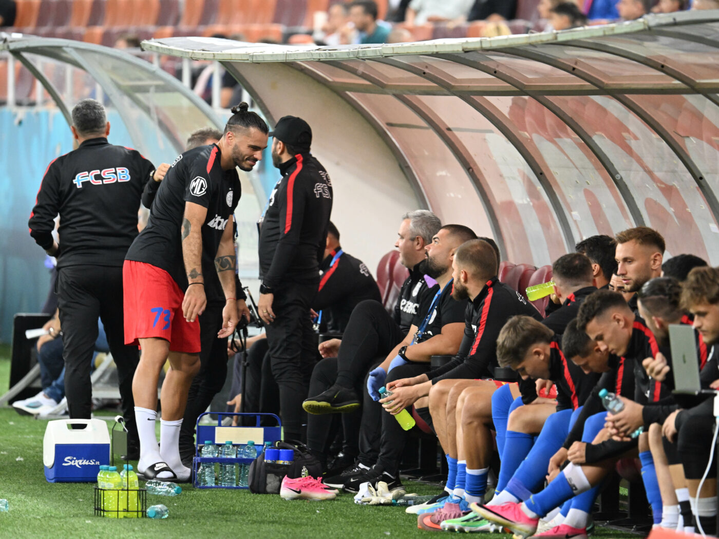 Prima decizie majoră a lui Reghecampf la FCSB! A stabilit: noul lider e fotbalistul adus de la CFR Cluj