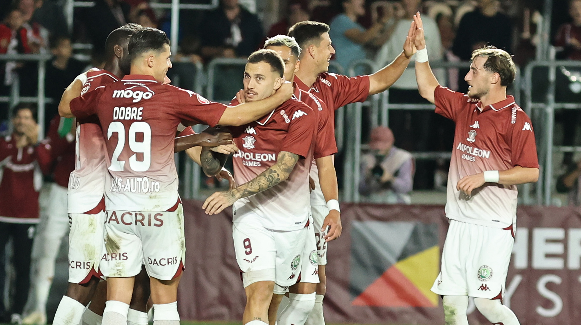 Rapid și Corvinul se întâlnesc în etapa 12 a Superligii, după peste trei decenii fără duel în campionat