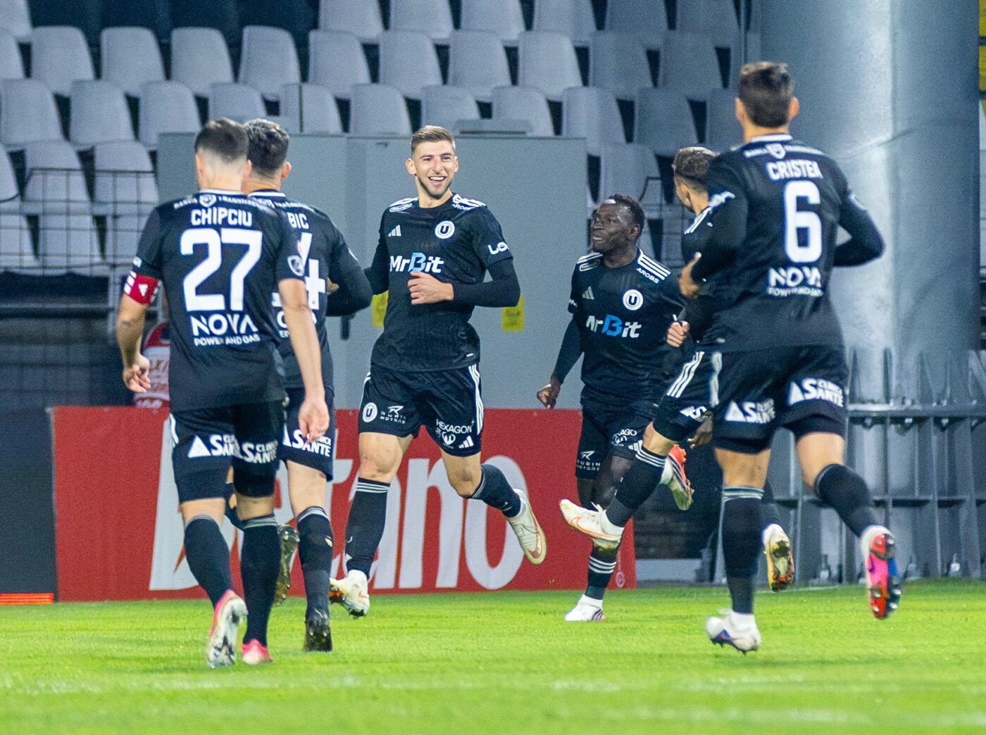 DECLARAȚII Lukic, eroul Universității Cluj, reacție sinceră după hat-trick-ul cu Corvinul: „Am crezut că jucăm contra Barcelonei, am avut noroc”