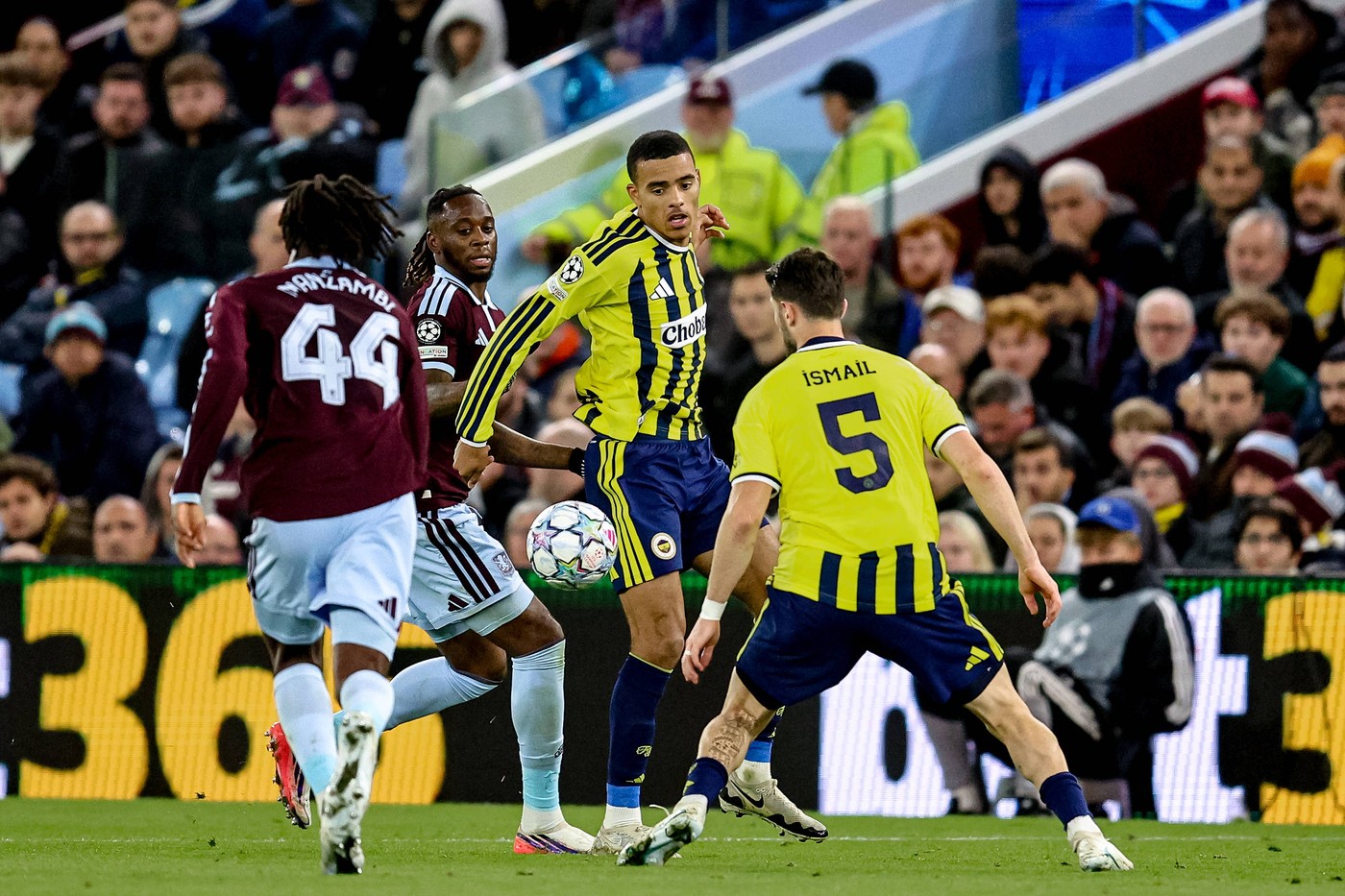 Fanii lui Aston Villa nu l-au iertat pe Mason Greenwood! Ce s-a auzit pe stadion la meciul cu Fenerbahce din Liga Campionilor