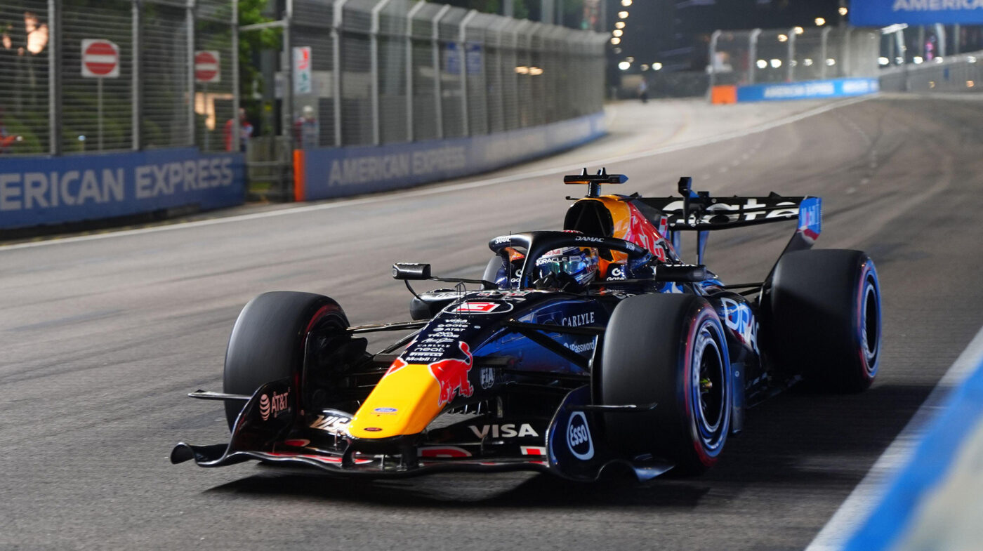 Verstappen pleacă din pole-position în Marele Premiu de Formula 1 din Singapore! Bolizii Ferrari au prins top 3