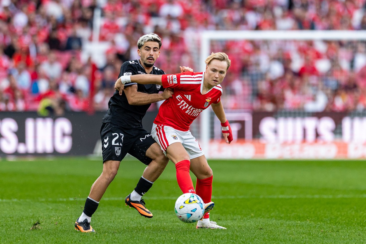 Sporting Lisabona și Benfica Lisabona se interesează de transferul lui Tony Strata