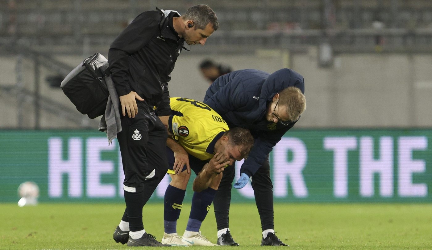 Verdictul antrenorului din Belgia după accidentarea lui Darius Olaru! Ce a dezvăluit despre lovitura violentă primită de fostul căpitan al FCSB